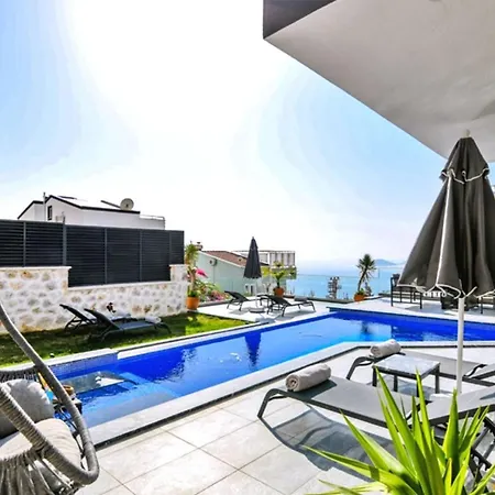 빌라 5 Bedroom 7353 *